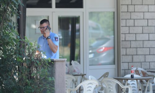 [FOTO/VIDEO] Nakon svađe u kafiću, otišao po kalašnjikov pa pucao u gomilu. Ubio dvije osobe, a dvije ranio