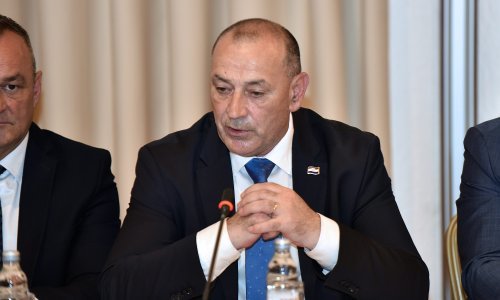 Medved: Ne želim više raspravljati o nedolasku na predsjednikov prijem u Kninu