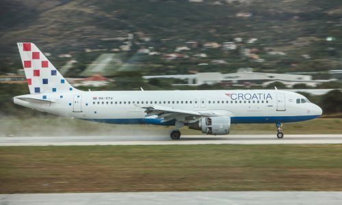 Zrakoplov Croatia Airlinesa prisilno sletio na Resnik