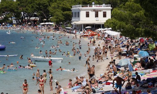 Na Makarskom primorju više od 60.000 gostiju