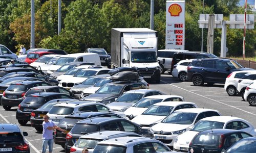 Neki su pozivali da se gorivo toči u Hrvatskoj, Šušnjar im poručio: Nema benzinskog turizma