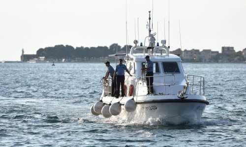 Talijan na plaži kampa kod Poreča ulovljen kako snima golu djecu