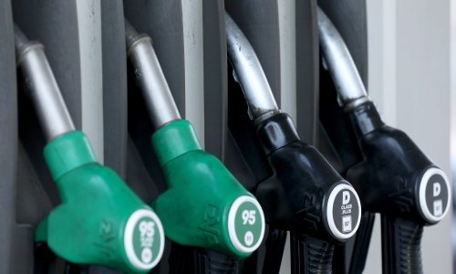 Od danas jeftinija i premium goriva, evo kakve su cijene na crpkama