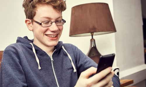 Roditelji će moći pratiti s kime djeca pričaju u Snapchatu