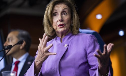 Pelosi se nasmijala na pitanje o sankcijama Kine protiv njezine obitelji: 'Koga briga?'
