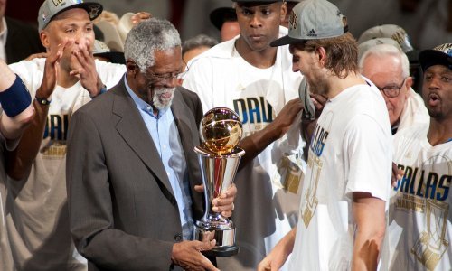 Počast kakvu još nitko nije doživio; u čast ove legende više niti jedan igrač bilo kojeg NBA kluba neće nositi dres s brojem 6