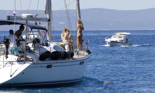 Nautičari su najbolji potrošači na Jadranu: Dnevno troše gotovo 1400 kuna po osobi, a najviše će ih tek stići, rujan je njihov mjesec