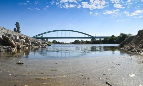 Zbog dugotrajne suše vodostaji naših rijeka blizu su povijesnim minimumima, ali nas od katastrofalne štete koju trpi Italija spašava jedna stvar