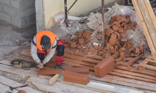 Ured za obnovu: Do sezone grijanja završetak nekonstrukcijske obnove kuća na Banovini