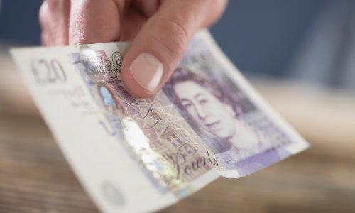 Rekordni pad realnih plaća u Velikoj Britaniji, stopa nezaposlenosti blago porasla