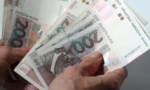 Bruto premija osiguravajućih društava krajem kolovoza 8,8 milijardi kuna, najveći tržišni udio i dalje ima Croatia osiguranje