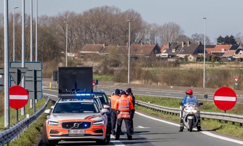 Vozač bez svijesti vozio 25 kilometara autocestom: Policija ga na dovitljiv način uspješno zaustavila