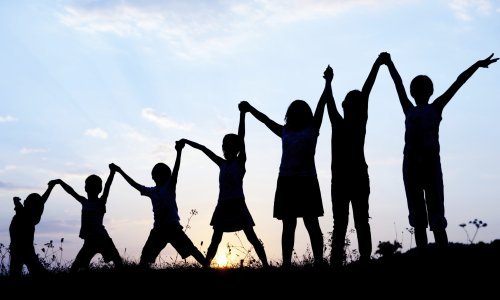 Više djece ipak živi u udomiteljskim obiteljima nego domovima