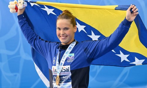 BiH slavi svoju plivačku senzaciju! Mlada Mostarka osvojila europsko zlato, a istog dana iz njezine zemlje stigla je nevjerojatna vijest
