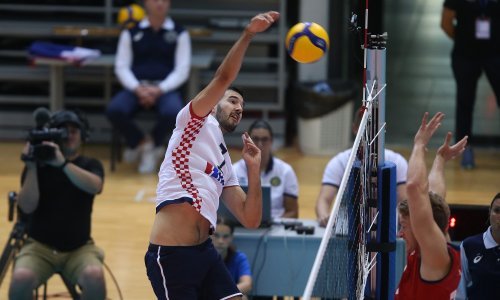 Hrvatski odbojkaši dobili prvi set protiv Grka, ali nisu izdržali; visi im plasman na Europsko prvenstvo