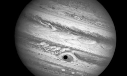 [FOTO] Svemir je prepun čudnih prizora: Pogledajte kako izgleda 'puž s Plutona' i Sunce koje slavi Noć vještica