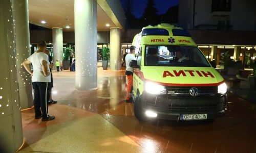 [FOTO/VIDEO] Nakon hitne evakuacije Tuheljskih toplica u bolnice prevezeno 16 ljudi, jedna osoba je na intenzivnoj