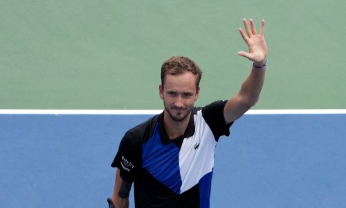 Medvjedev se namučio za ulazak u polufinale, poznat prvi polufinalni par WTA turnira