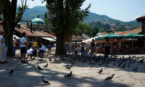 Izborna kampanja u BiH ulazi u završnicu, redaju se obećanja, ali i laži