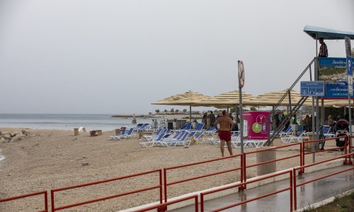 Ženu u Splitu, dok se kupala, udario grom. Iz mora su je izvukli drugi kupači