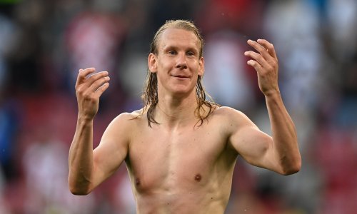 Hrvatski reprezentativac Domagoj Vida već u premijernoj utakmici za novi klub uspio privući pozornost