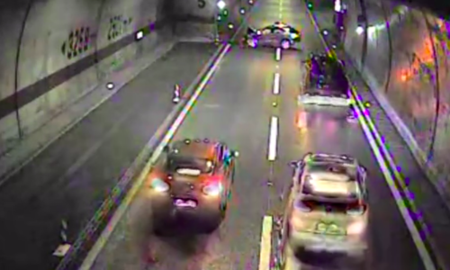 [VIDEO] Nesreća u tunelu Sveti Rok: Vatrogasci su rezali auto da izvuku putnike, bila je to komplicirana akcija