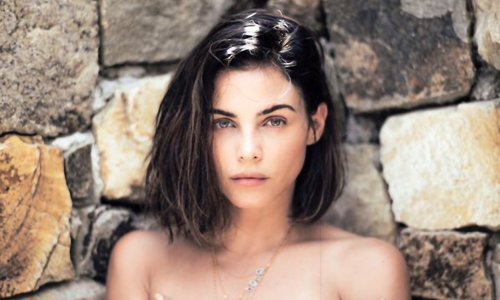 Objavila fotografije bez šminke i sve očarala svojom ljepotom