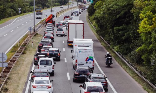 Teška prometna nesreća na zagrebačkoj obilaznici: Sudarilo se nekoliko vozila, kolona je duga gotovo 10 kilometara