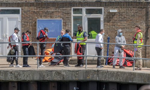 Srušen rekord: Do Velike Britanije jučer ilegalno doplovilo čak 1295 osoba u 27 različitih brodova