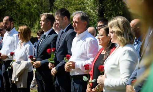 [VIDEO/FOTO] Obilježava se stradanje srpskih civila nakon Oluje. Potpredsjednica Vlade: Pravde još nema, a zakon šutnje jači je od časti i istine