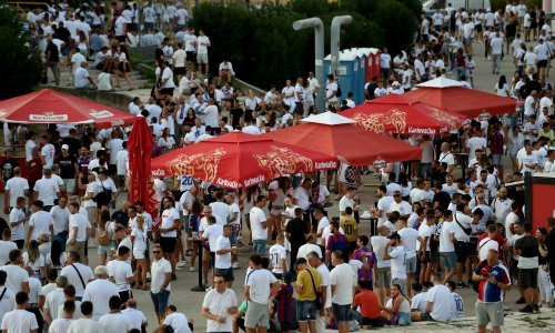 [FOTO] Hajduk uz glasnu podršku i vjeru navijača ide po nogometno čudo protiv Villarreala; pogledajte atmosferu oko Poljuda