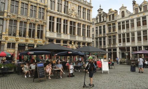 Kombi se zaletio u kafić u Bruxellesu, nema teže ozlijeđenih