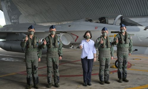 Predsjednica naredila snažne protumjere: Tajvan ispalio hice upozorenja prema kineskom dronu