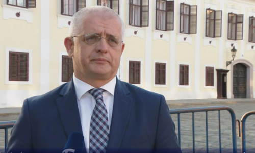 Imenovana nova Uprava INA-e i maknuta tri hrvatska člana koja su odbila dati ostavke. Otišli su bez otpremnine, ali mogu dignuti tužbe