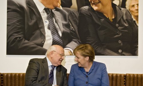 [FOTO] Merkel: Gorbačov je ispisao svjetsku povijest, pokazao je kako jedan državnik može promijeniti svijet nabolje