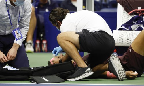 [FOTO] Neobičan meč Rafaela Nadala! Izgubio je prvi set, sam sebe razvalio i raskrvario, a na kraju - pobijedio!