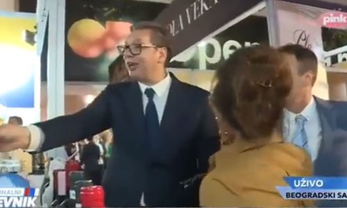 [VIDEO] Aleksandar Vučić na sajmu vina: Nemoj više, brojali su mi ljudi, više od 100 čaša sam popio
