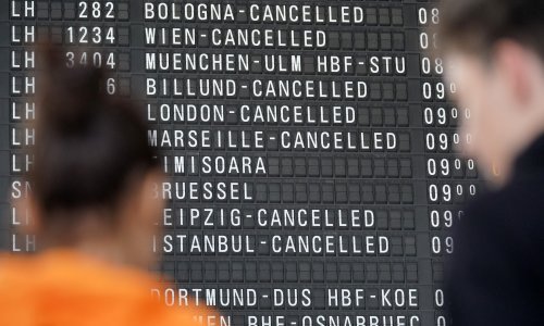 [FOTO] Štrajk pilota Lufthanse paralizirao zračni promet u Njemačkoj, putnici koji presjedaju zapeli u Frankfurtu i Muenchenu