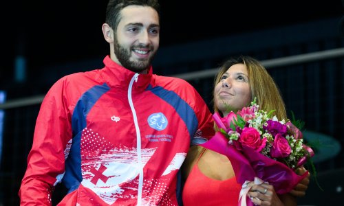 [FOTO] Kakav romantičar: Golman gruzijske reprezentacije nakon utakmice zaprosio djevojku