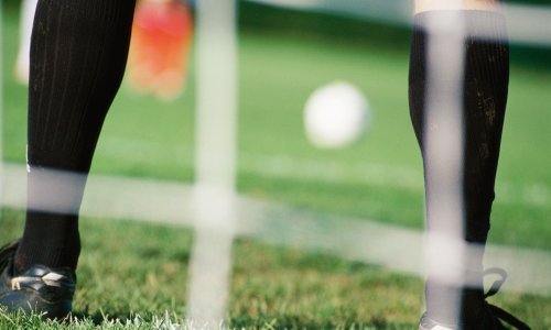 Golman u Engleskoj dobio crveni karton zbog rješavanja 'tekućih problema' tijekom utakmice FA kupa