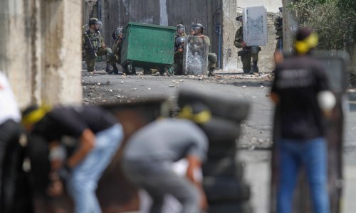 Šest ranjenih nakon što su Palestinci pucali na bus s izraelskim vojnicima; raste strah od novog nasilja