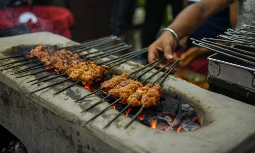 Indijski roštilj mnogo je više od piletine tandoori, i nudi desetke varijacija