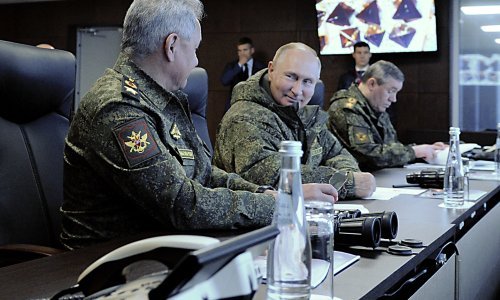 [FOTO/VIDEO] Tisuće kilometara od razaranja u Ukrajini Putin i Šojgu u dobrom raspoloženju na vojnoj vježbi Vostok 2022.