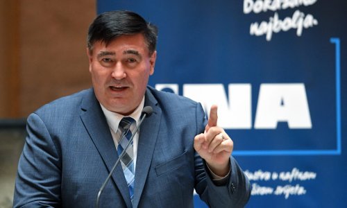 Šef Ine Sándor Fasimon dao ostavku!