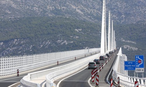 Pelješkim mostom u dva mjeseca prošlo 775 tisuća vozila