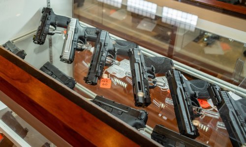 Vodeće kartične kompanije uvode novi trgovački kod zbog kontrole oružja u SAD-u