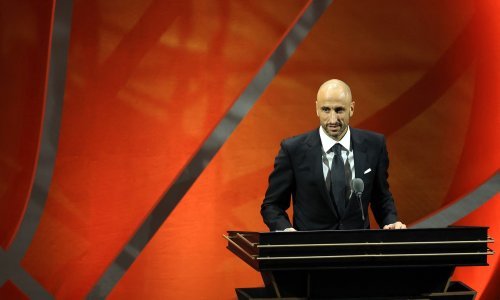Legendarni Argentinac, koji je olimpijski pobjednik i četverostruki NBA prvak, dobio najveću moguću počast u mirovini