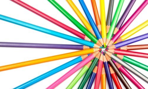 Žene razlikuju više boja od muškaraca, a bebe prvo nauče crvenu