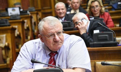 Srpska pravoslavna crkva odlikovala Vojislava Šešelja