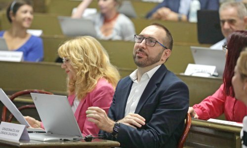 Skupština potvrdila: Roditelji odgojitelji dobit će potpore za samozapošljavanje